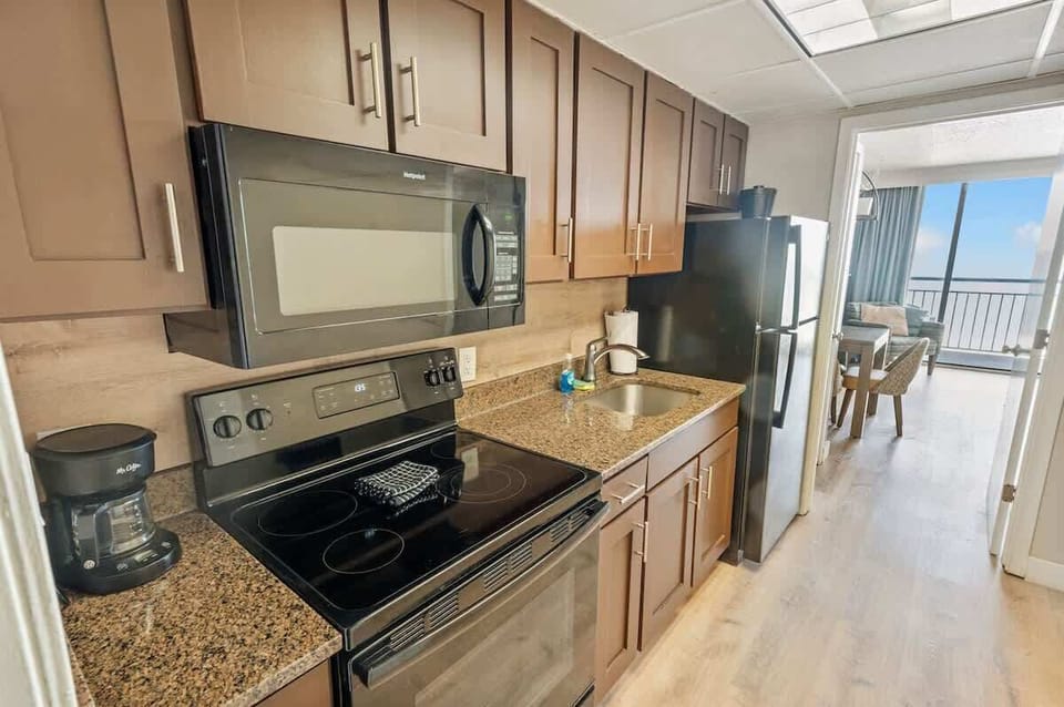 Large Kitchen Area