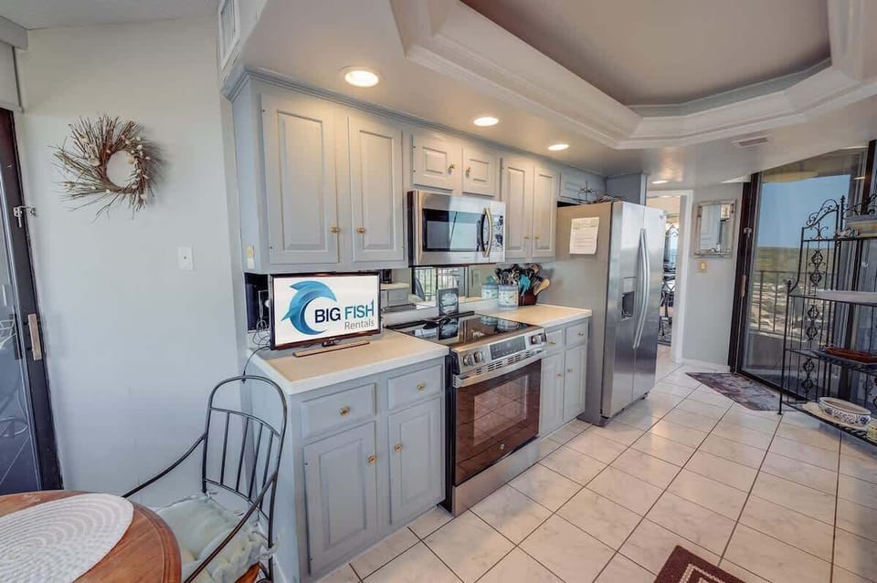 Large Kitchen Area