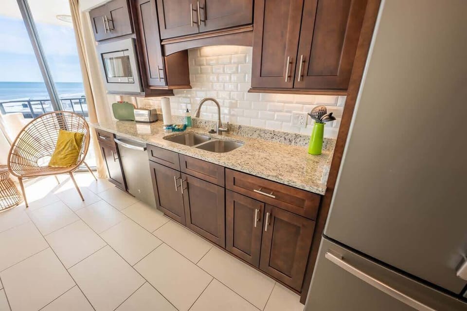 Large Kitchen Area for Entertaining