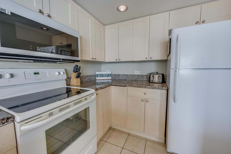Large Kitchen Area
