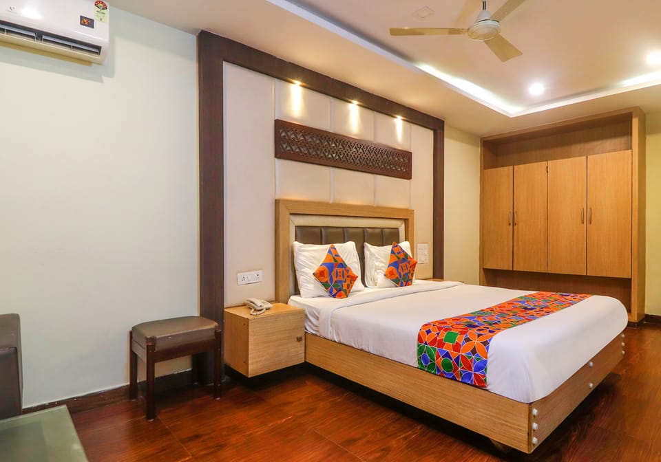 Executive Room | Egyptian cotton sheets, premium bedding, in-room safe, desk