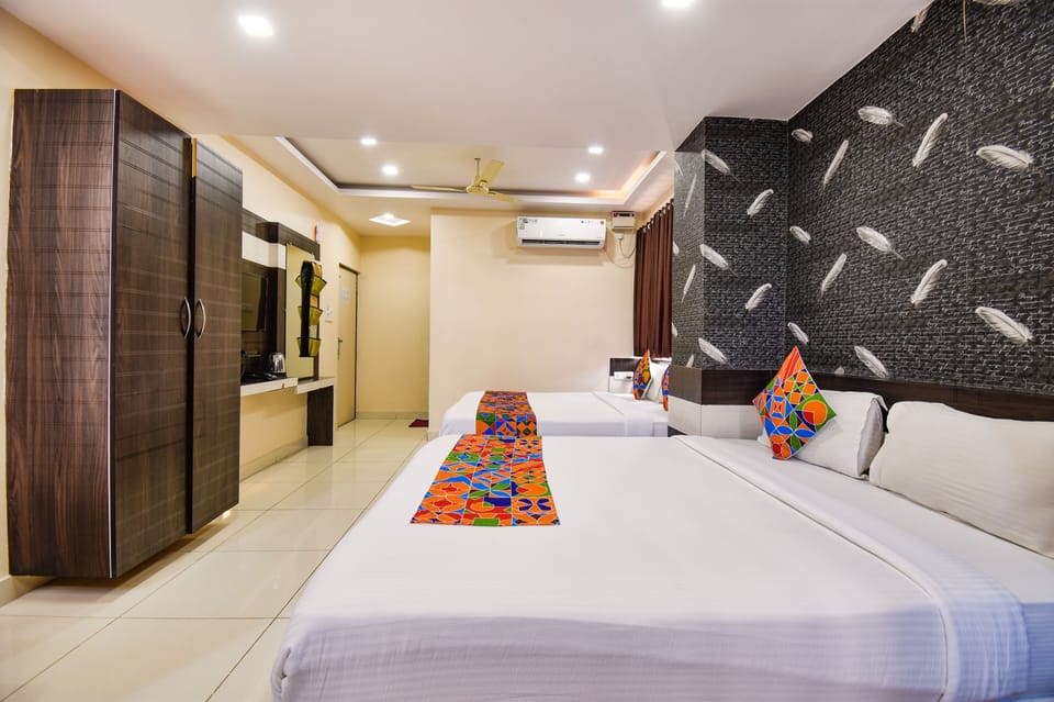 Egyptian cotton sheets, premium bedding, in-room safe, desk