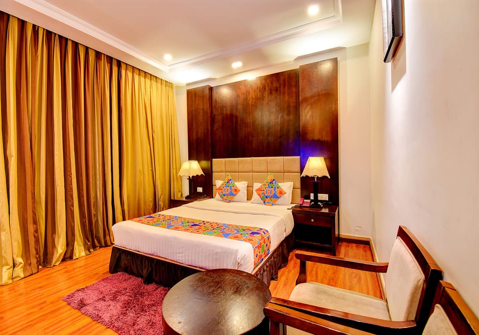 Egyptian cotton sheets, premium bedding, in-room safe, desk
