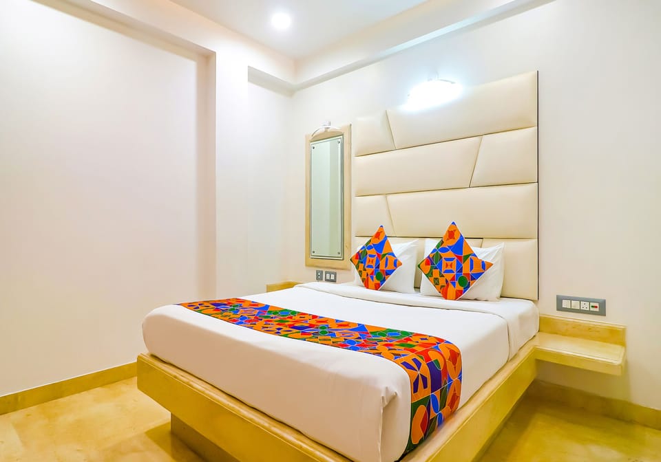 Luxury Suite | Egyptian cotton sheets, premium bedding, in-room safe, desk