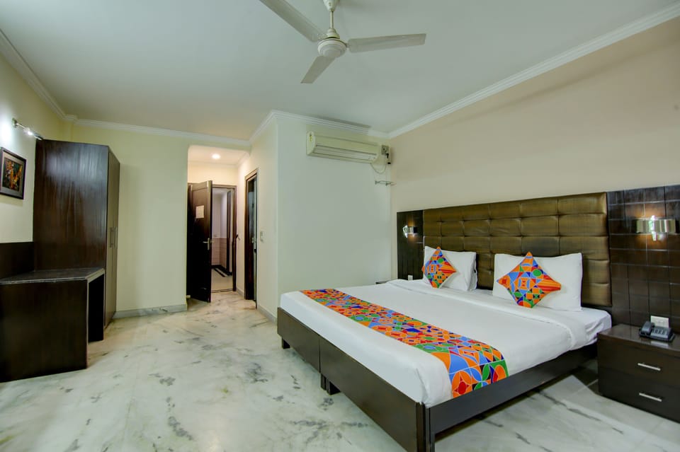 Deluxe Room | Egyptian cotton sheets, premium bedding, in-room safe, desk