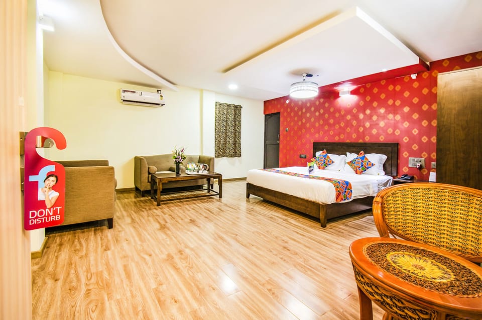 Deluxe Room | Egyptian cotton sheets, premium bedding, in-room safe, desk