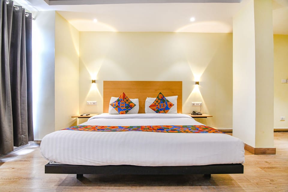 Premium Room | Egyptian cotton sheets, premium bedding, in-room safe, desk