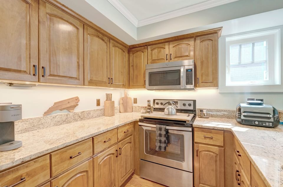 Kitchen--- Granite Counter-tops, Stainless Steel