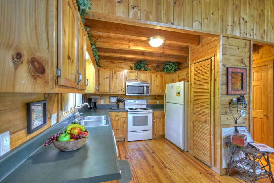 Seclusion at Hideaway Mountain - Everything You Need At This North Georgia Cabin Rental
