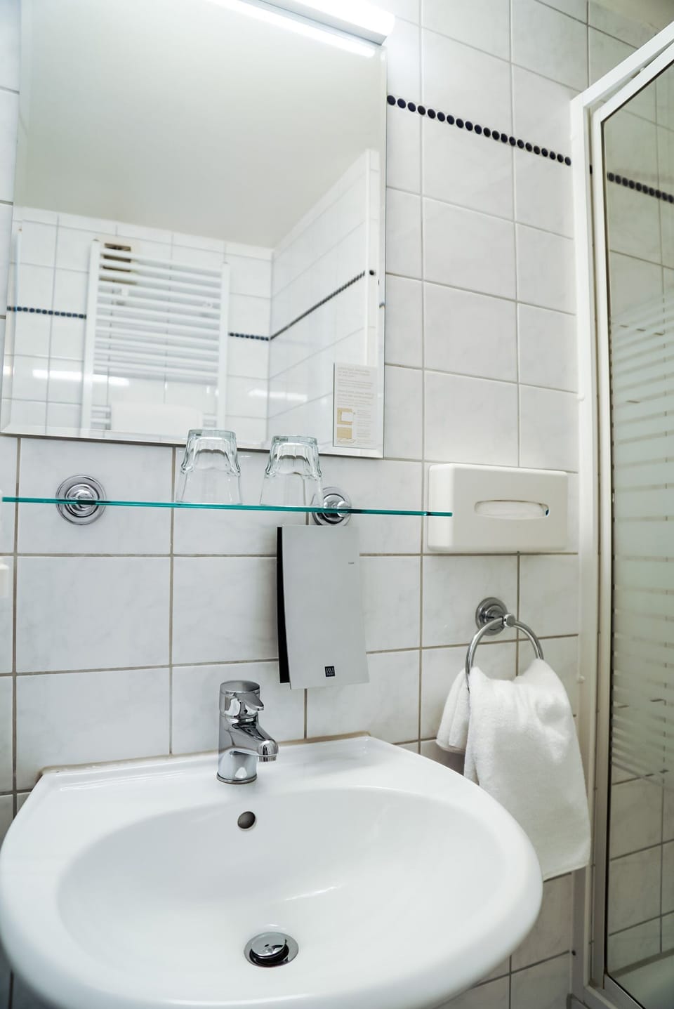 Bathroom sink