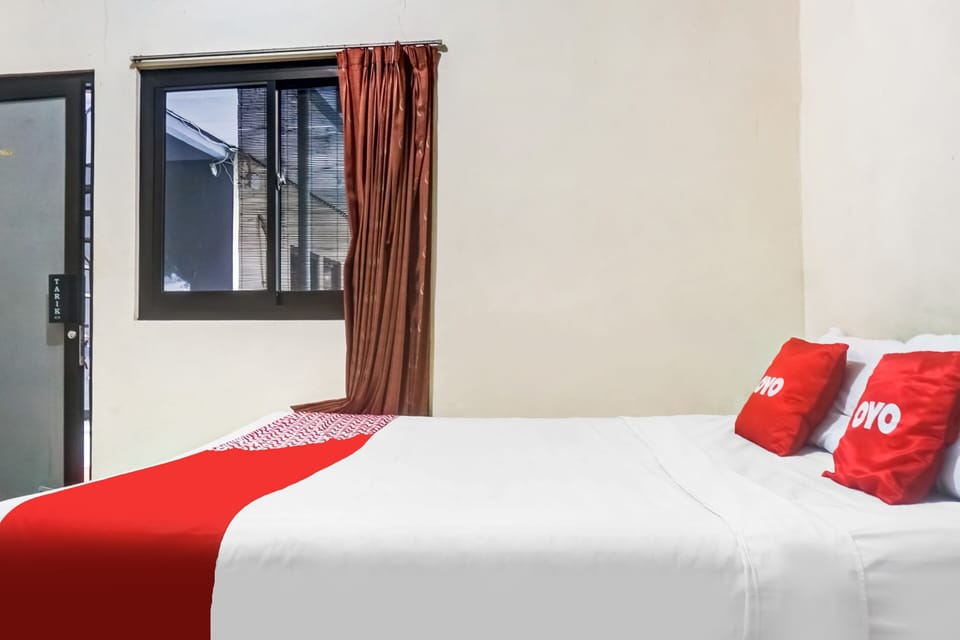 Standard Double Room | Free WiFi, bed sheets