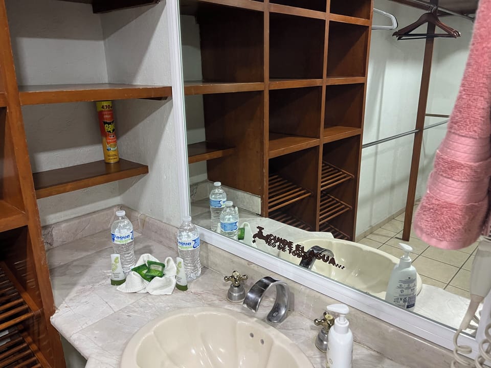 Standard Double Room, 1 King Bed, Refrigerator & Microwave, Courtyard View | Bathroom | Shower, rainfall showerhead, hair dryer, towels