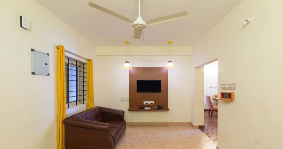 32-inch TV with satellite channels