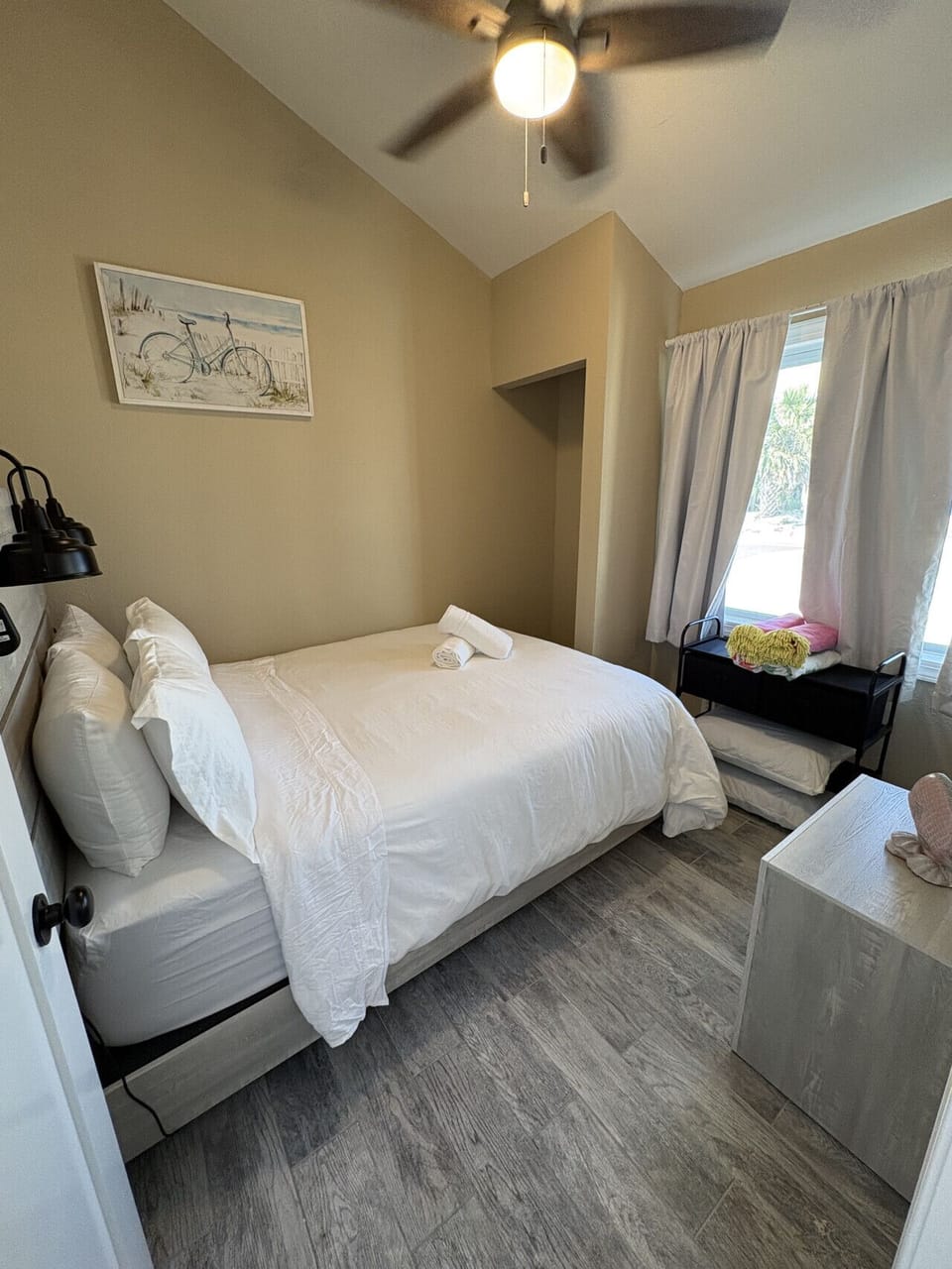 Queen bedroom with beach view
