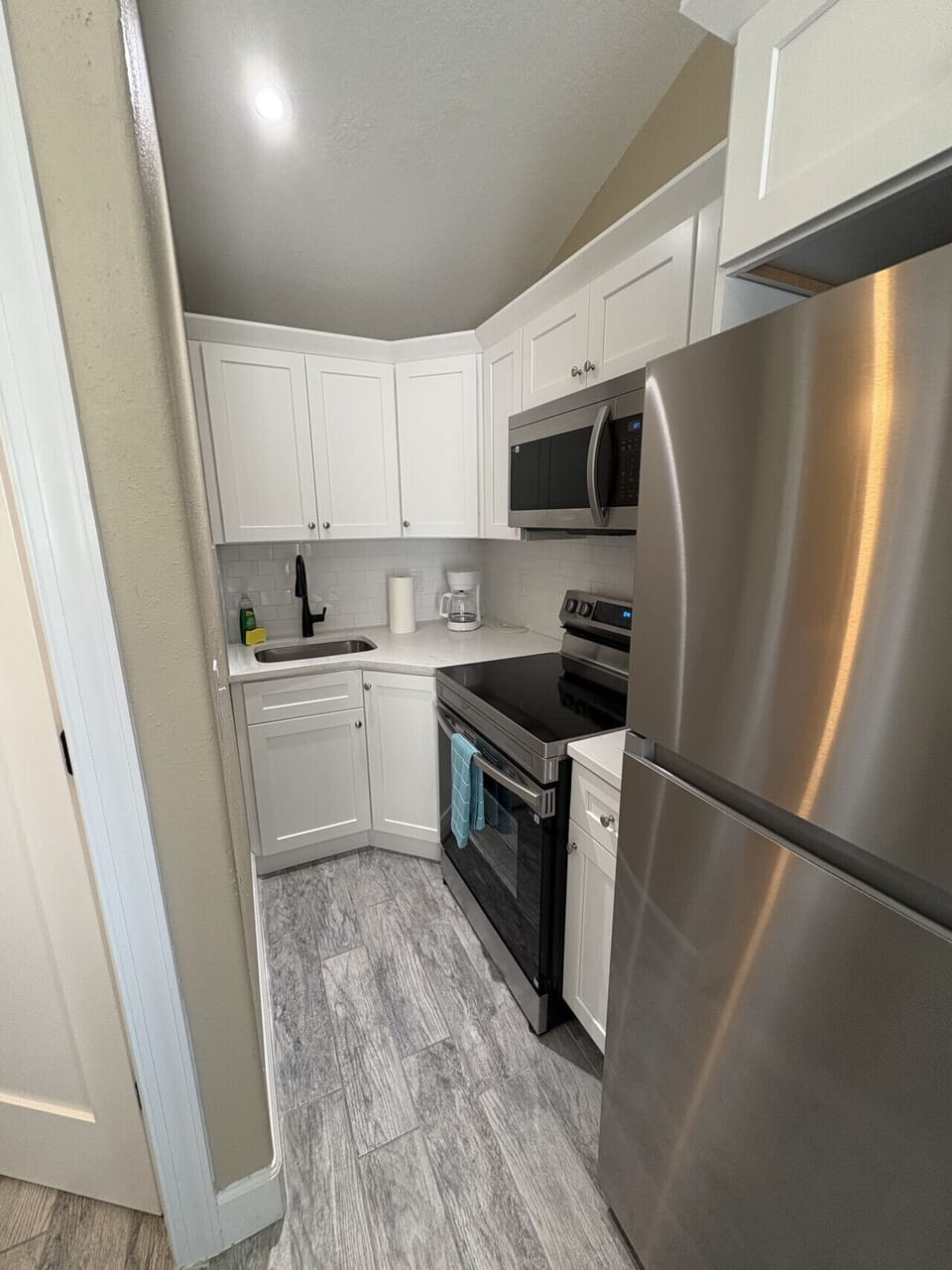 Full-size kitchen