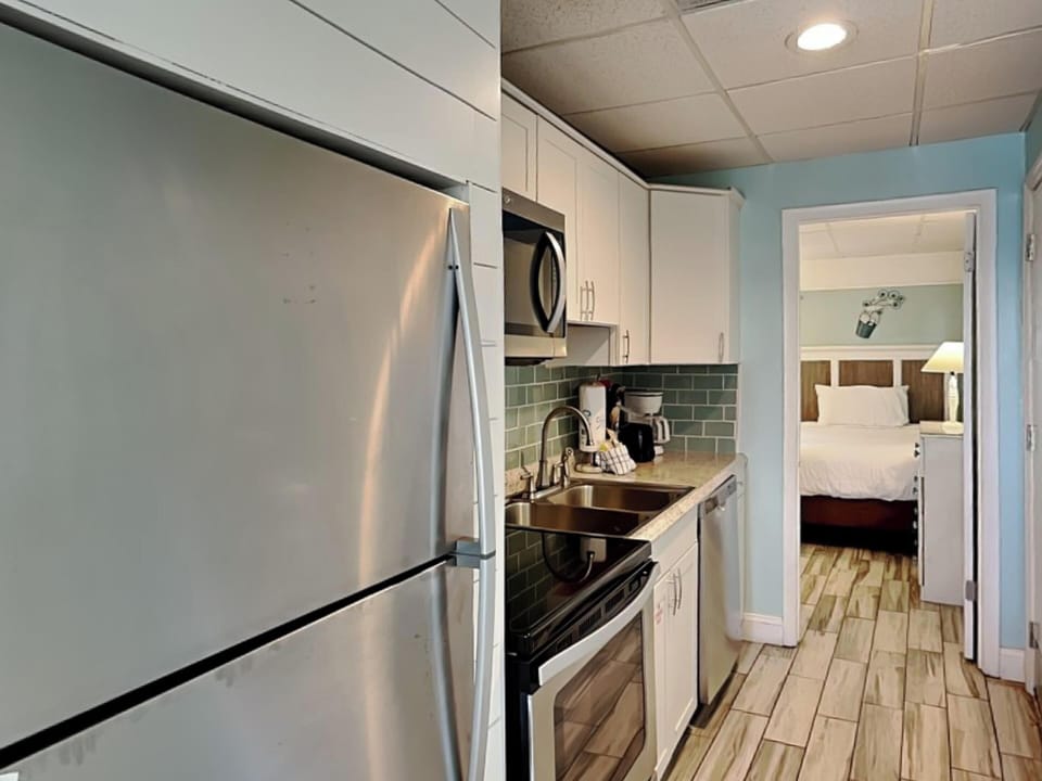 Continental #320 - Kitchen