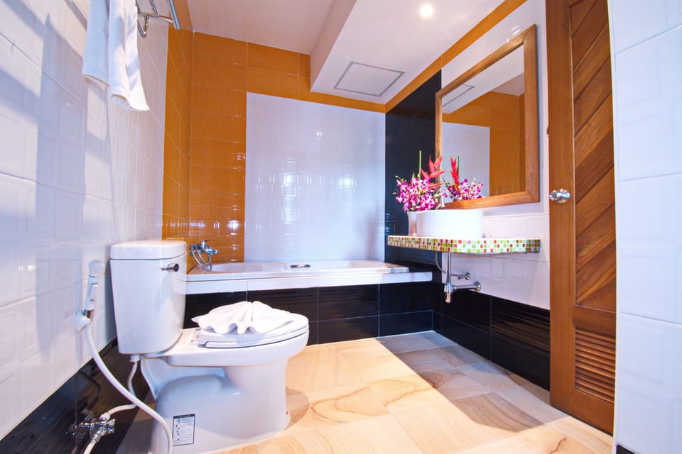 Deluxe Double Room | Premium bedding, desk, blackout drapes, free WiFi