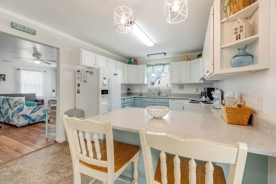 Mealtime will be a bay breeze in the Well-Stocked Kitchen.