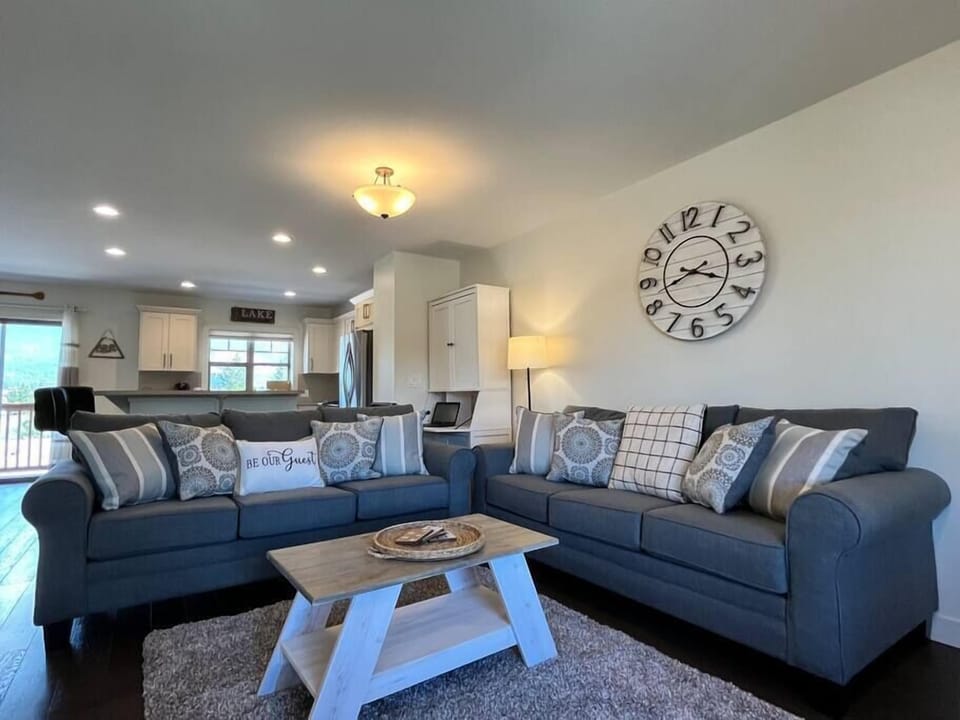 Spacious living room. 