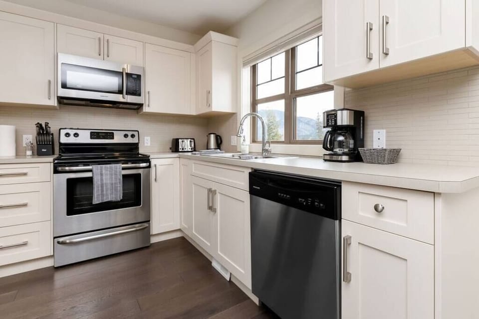 Kitchen (2)