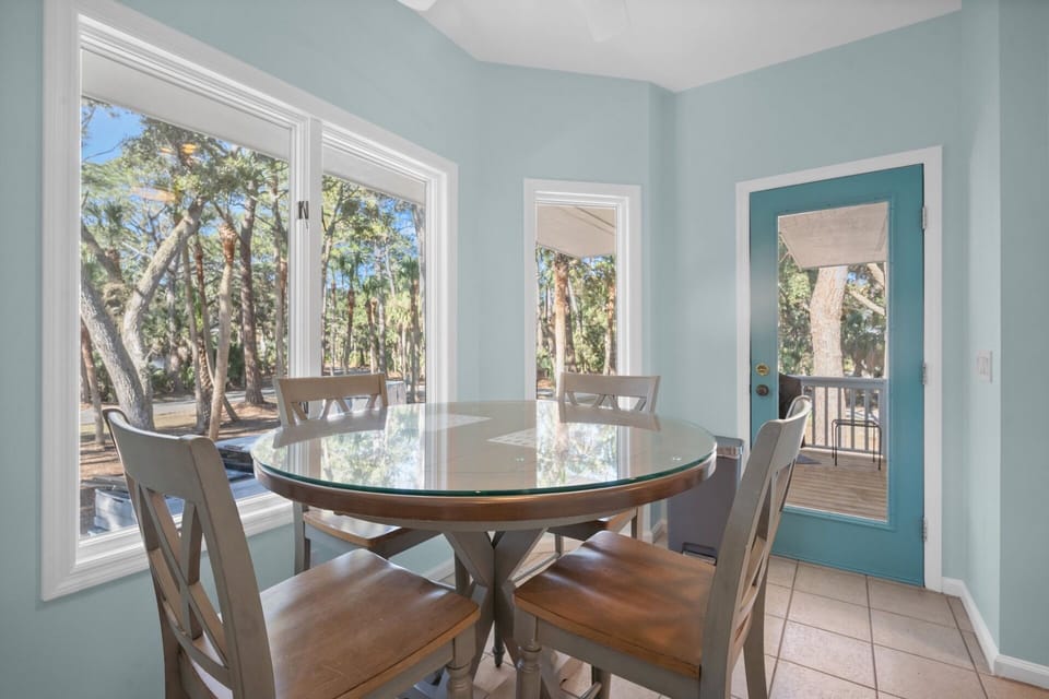 Breakfast nook