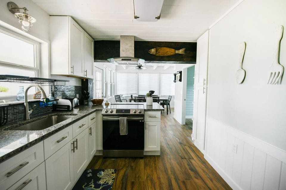 Full Sized Kitchen