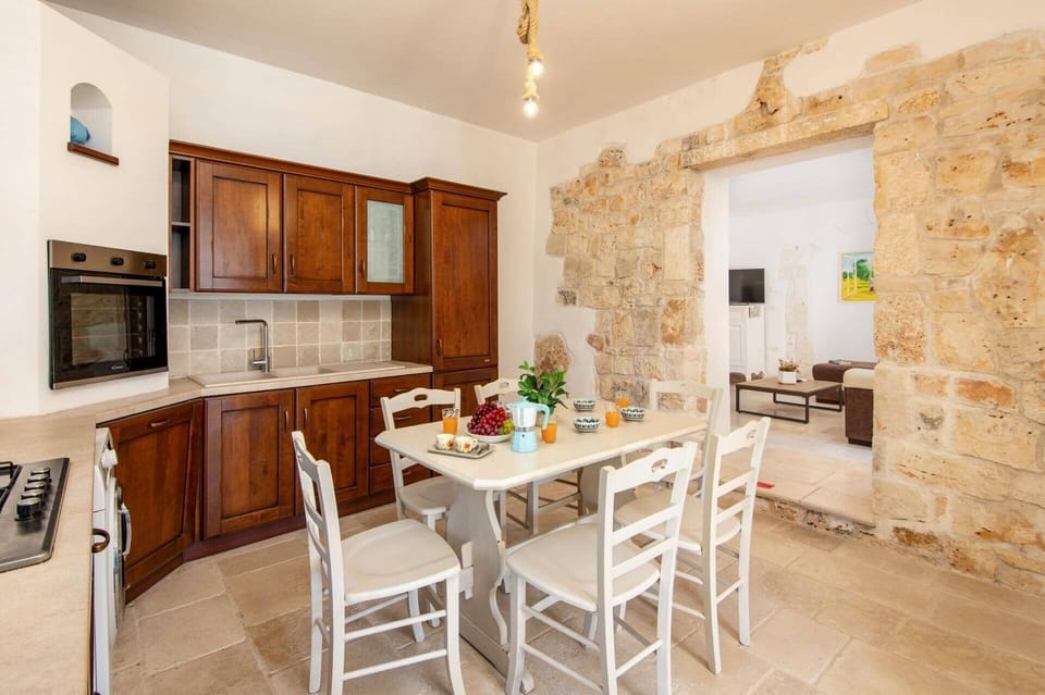 Villa Angelo image