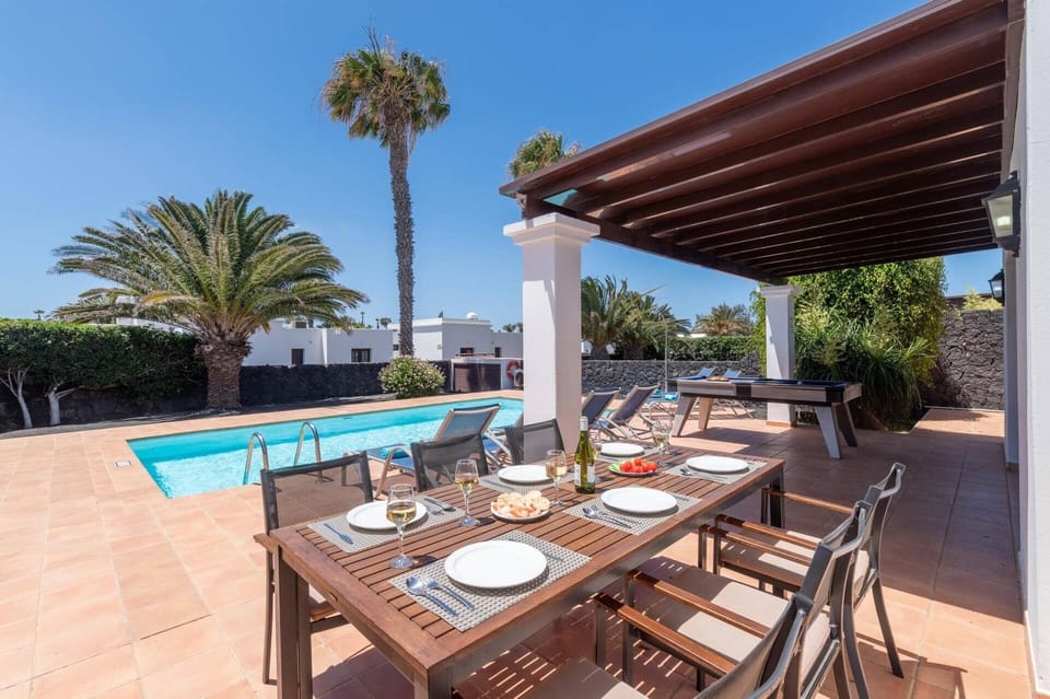 Villa Dorada image
