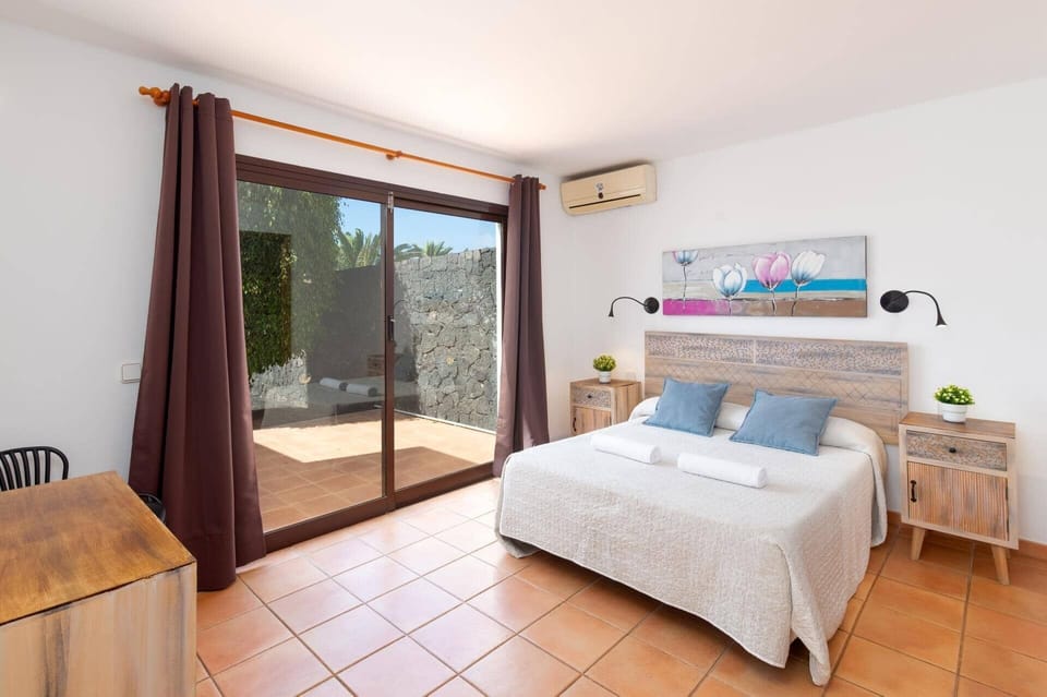 Villa Dorada image