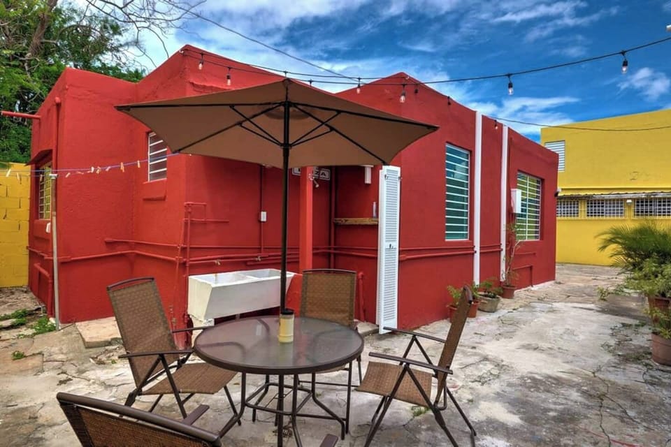 Cottage 5 - a pleasant private 2 bedroom / 1 bath place to stay.