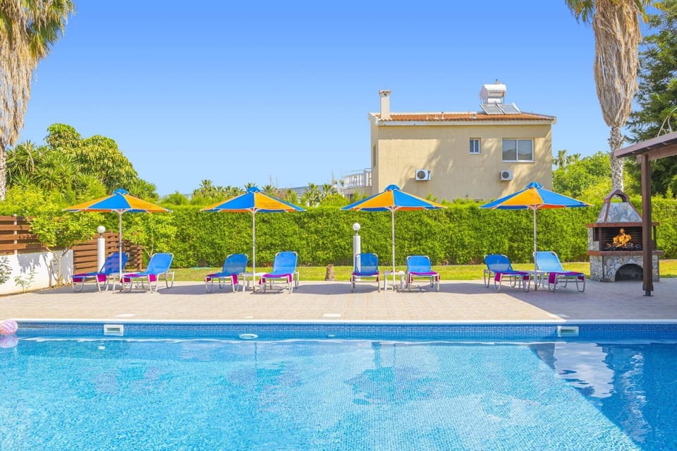 Villa Heracles image