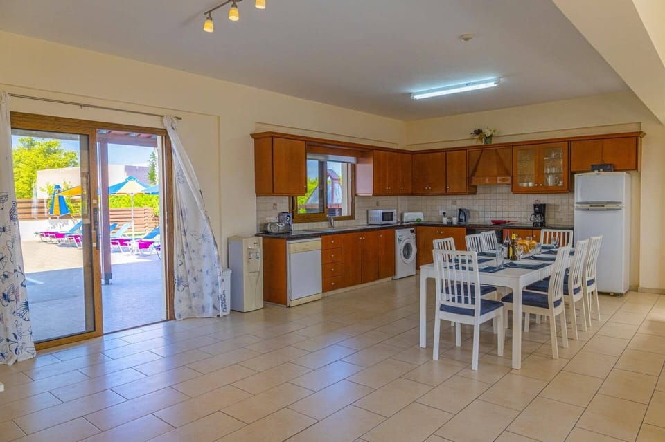 Villa Heracles image