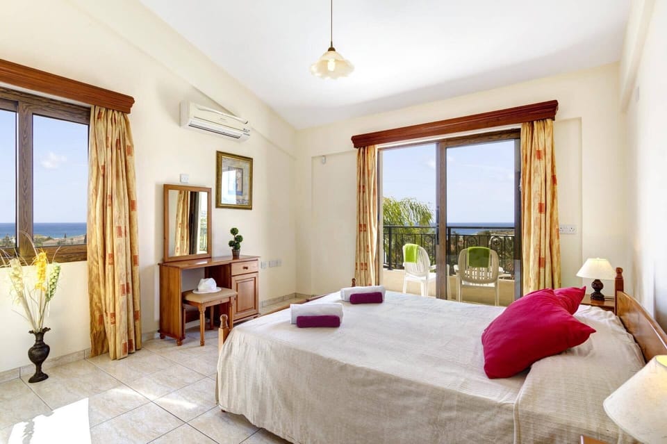Villa Antonia image