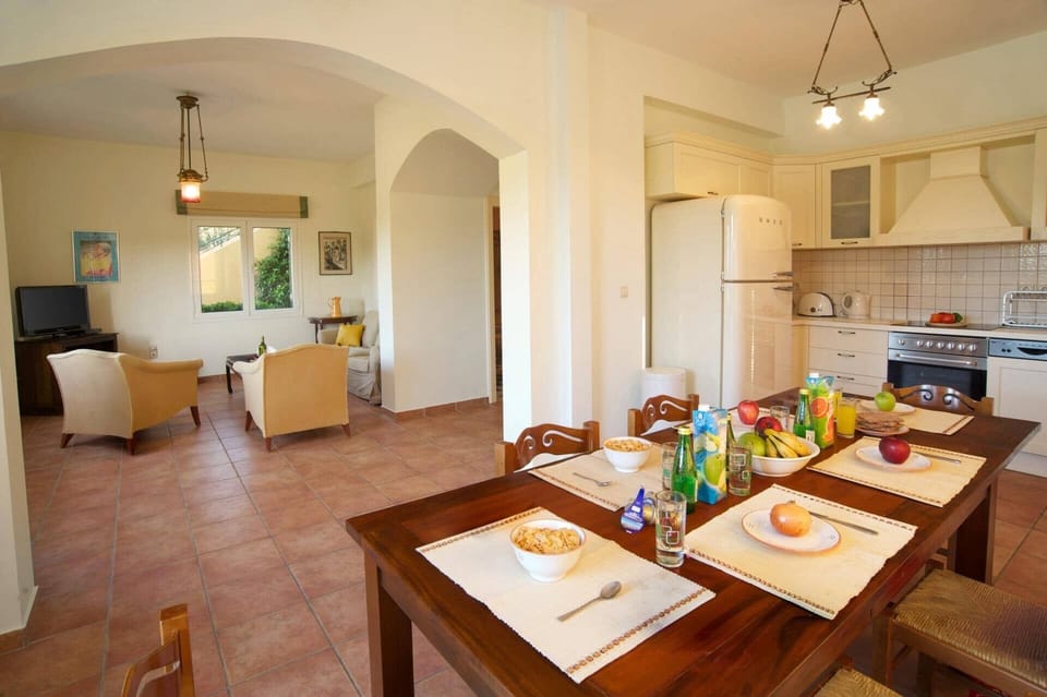 Villa Emelisse image