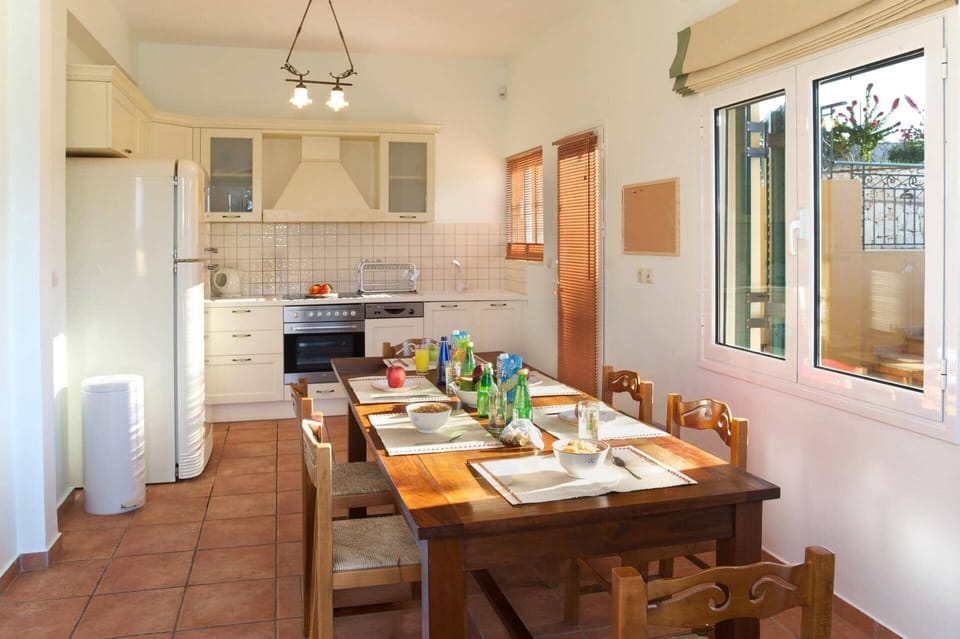 Villa Emelisse image