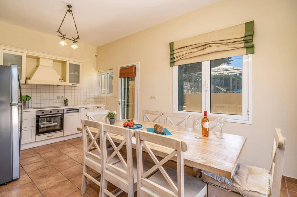 Villa Emelisse image