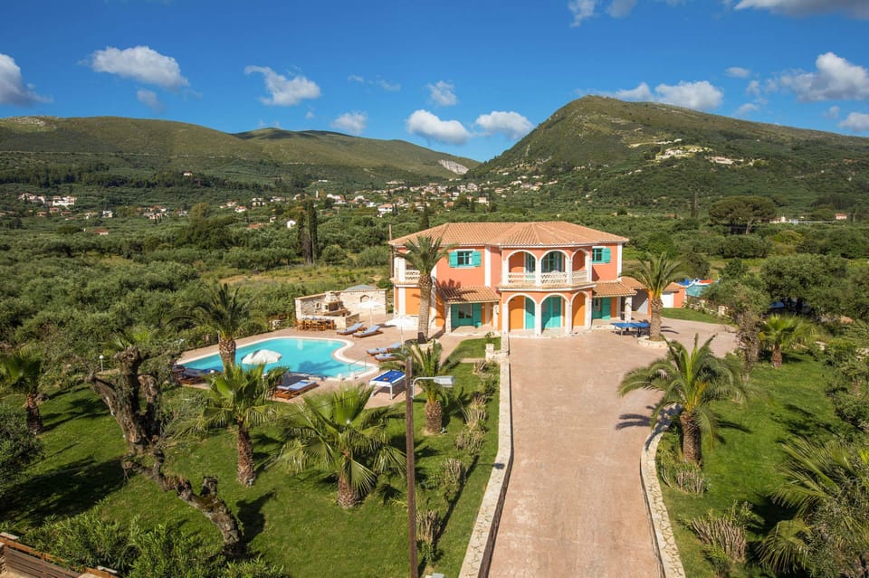 Villa Amari image