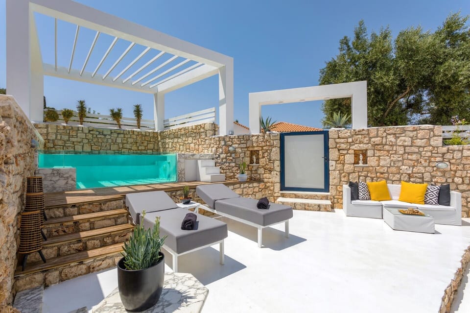 Villa Dion Retreat image