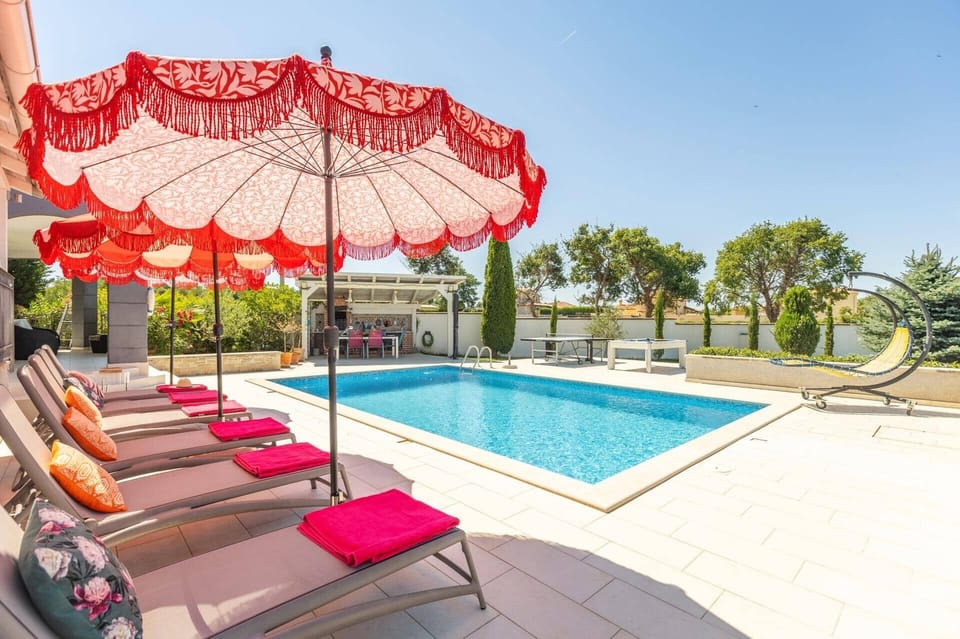 Villa Bella image