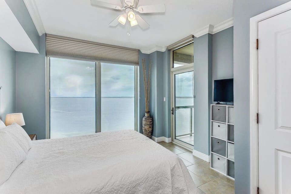 Guest bedroom 1.1
