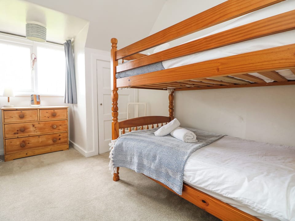 Cottage | 3 bedrooms, WiFi (free), individually decorated, individually furnished