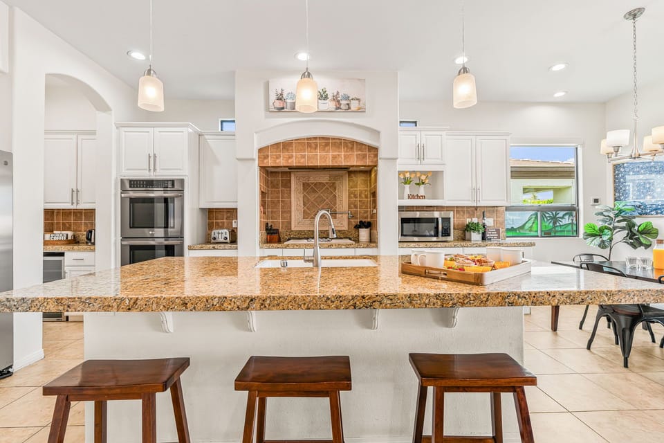 House | Private kitchen | Full-size fridge, microwave, oven, stovetop