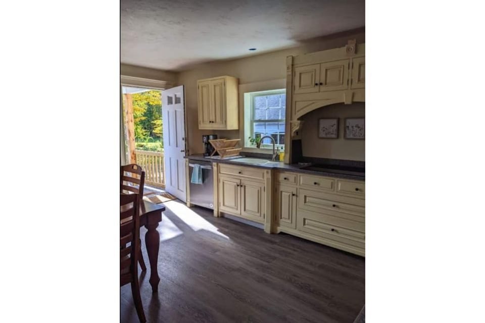 Large Country Kitchen