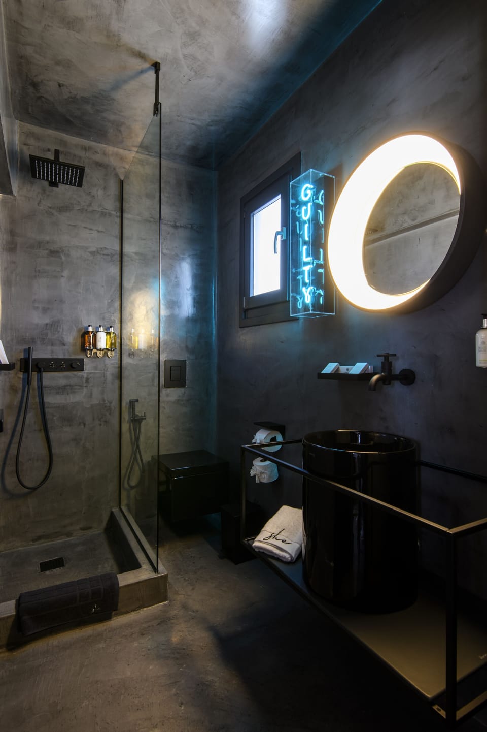 Premium Room with Sea View | Bathroom | Shower, rainfall showerhead, designer toiletries, hair dryer