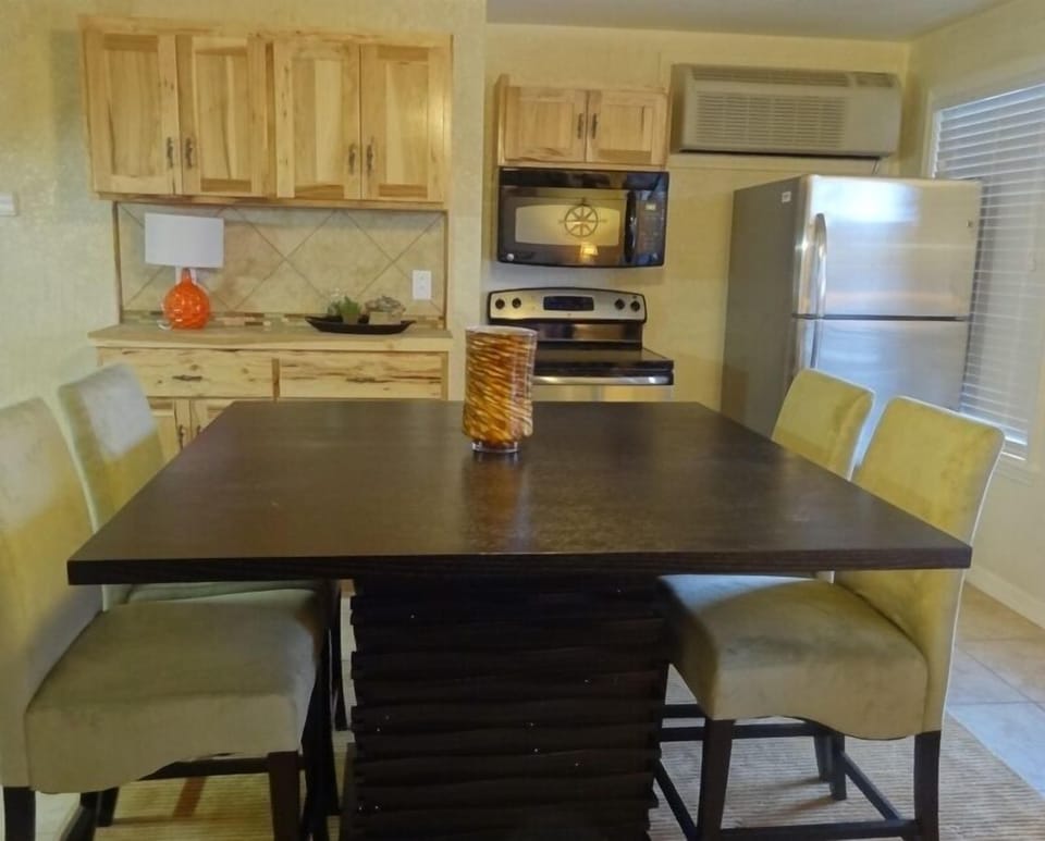 Furniture, Table, Dining Table, Dining Room, Indoors