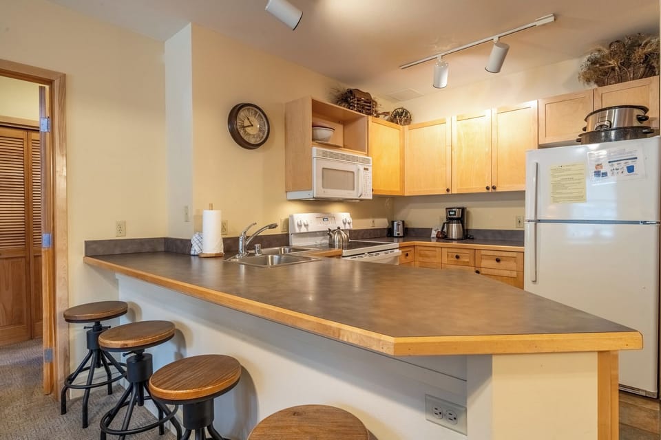 Condo (2 Bedrooms) | Property amenity