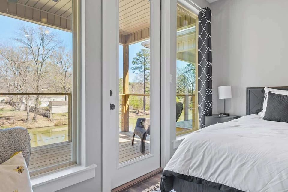 Step straight from bed to the balcony and start your morning with fresh air and river scenery.