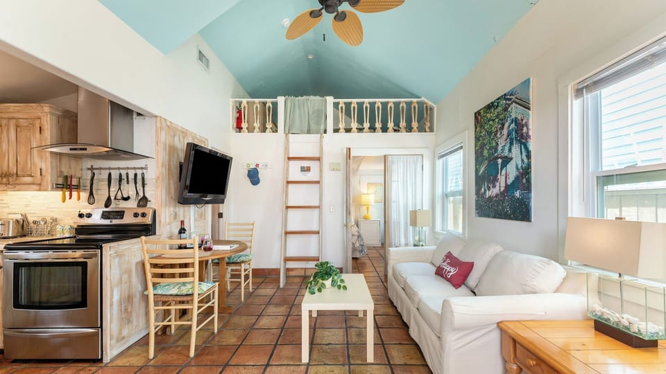 House (1 Bedroom) | Interior