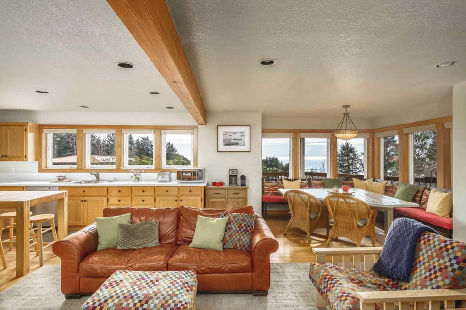 House (6 Bedrooms) | Interior