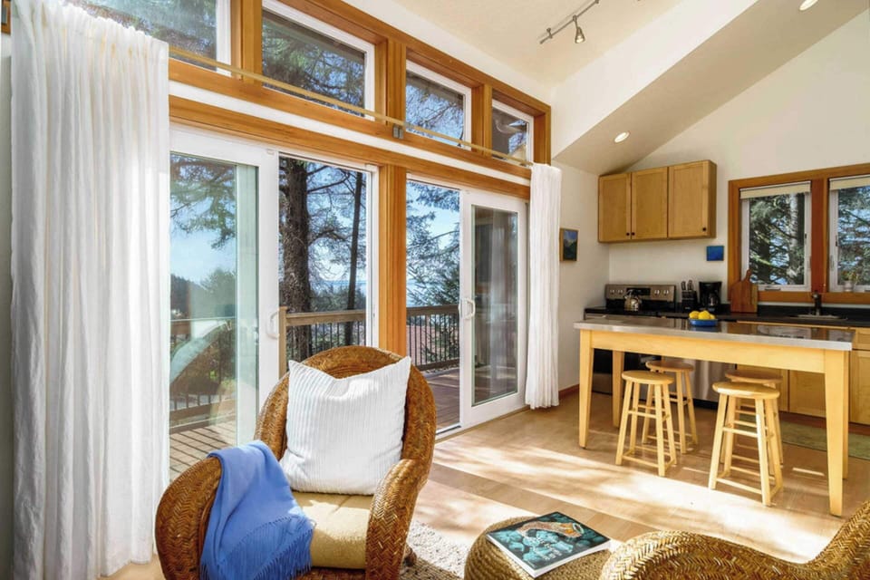 House (6 Bedrooms) | Interior